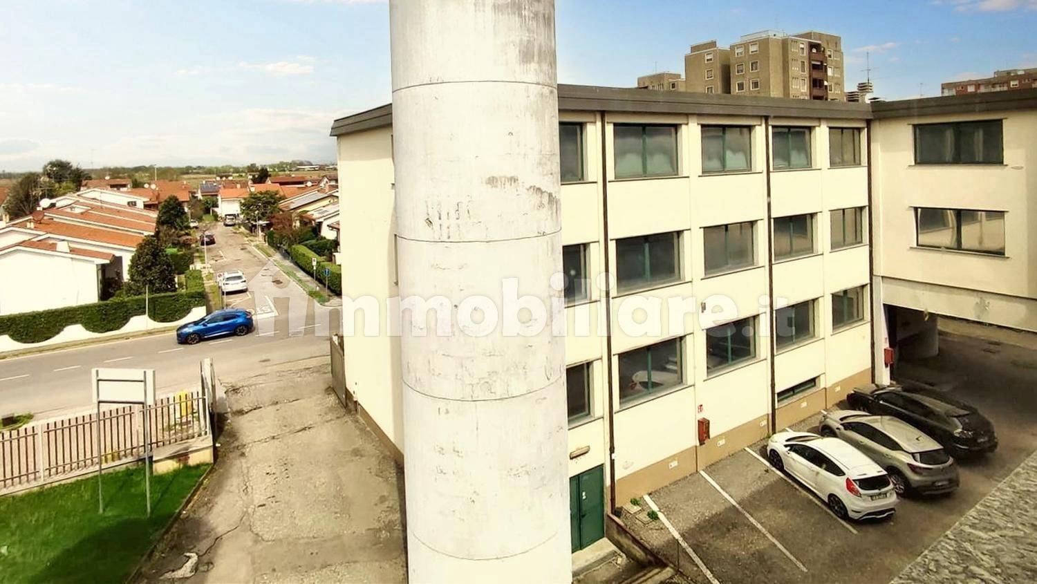 317m² Office in Trezzano sul Naviglio, Italy No. 310939