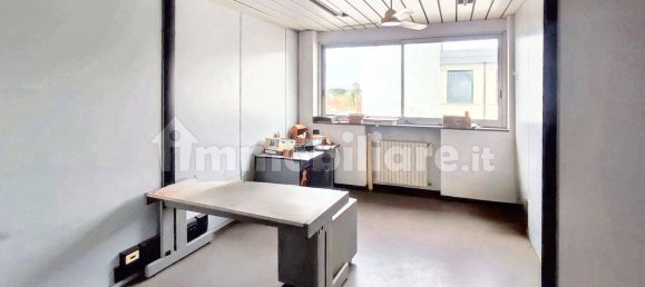 317m² Office in Trezzano sul Naviglio, Italy No. 310939 9