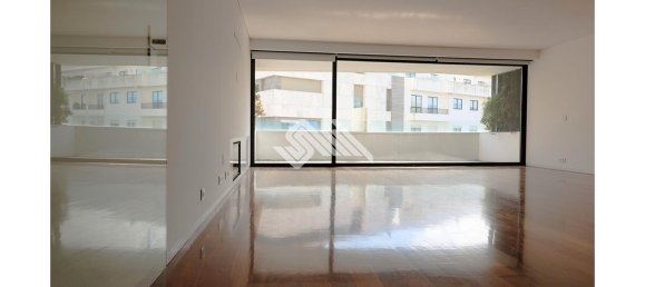 3 bedrooms Apartment in Porto, Portugal No. 132203 13