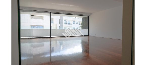 3 bedrooms Apartment in Porto, Portugal No. 132203 12