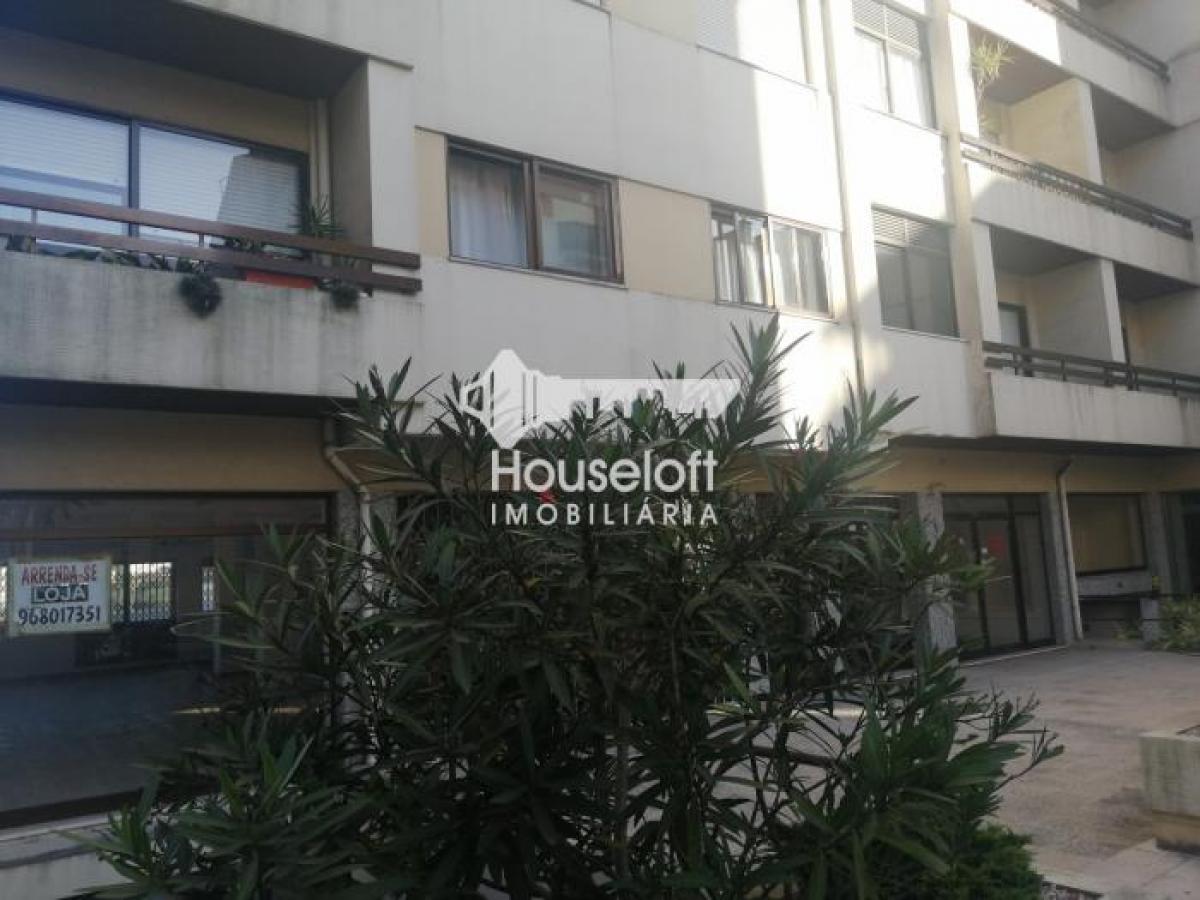 Tienda en Porto, Portugal 500 m² No. 8396