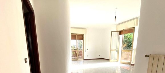 5 rooms Apartment in Massa, Italy No. 188942 9