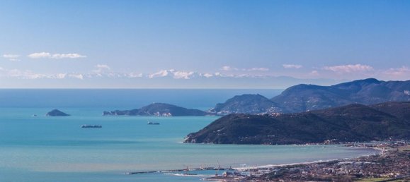 5 rooms Apartment in Massa, Italy No. 188942 16