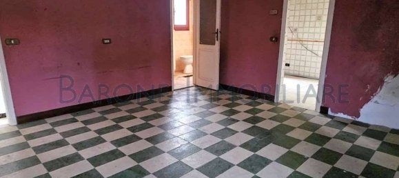 1 bedroom Apartment in Carrara, Italy No. 99766 3