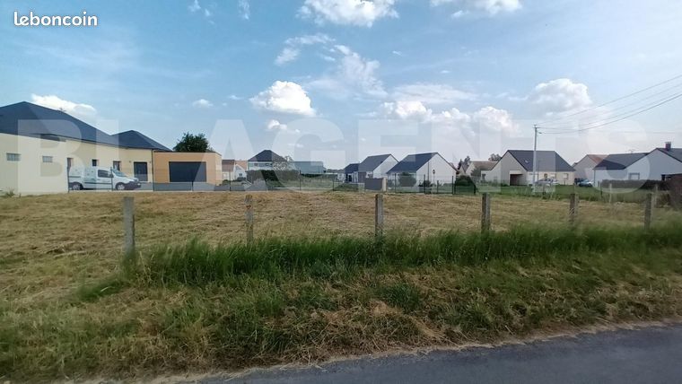 582m² Land in Ecommoy, France No. 305902