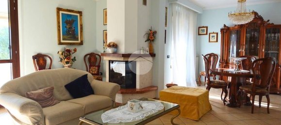 3 bedrooms House in Terni, Italy No. 265871 6