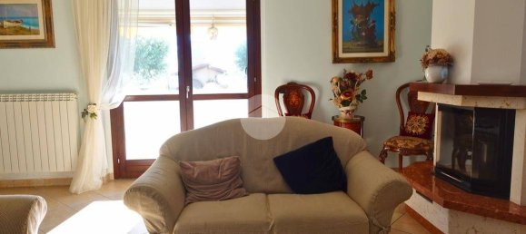 3 bedrooms House in Terni, Italy No. 265871 2