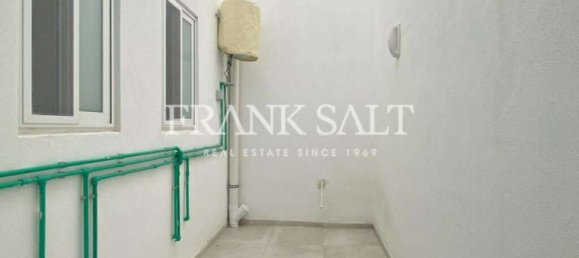 2 غرف نوم طابقين في Paola, Malta رقم 11100 18