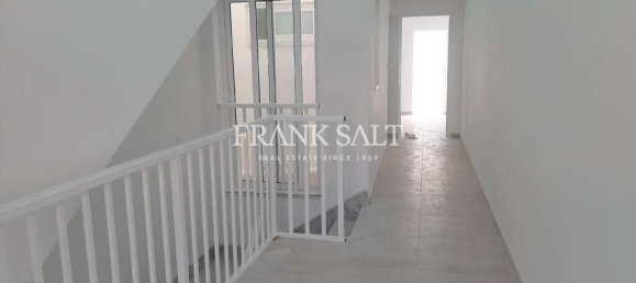 مكتب في Attard, Malta 60متر مربع رقم 12272 2