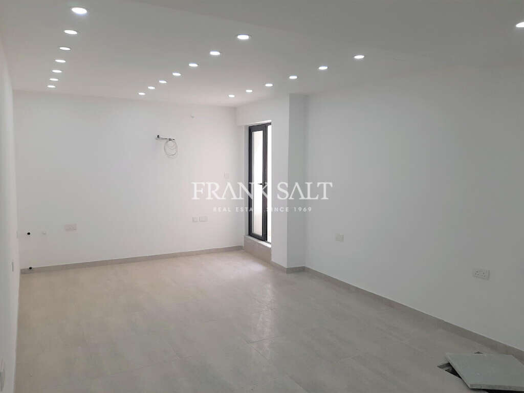  مكتب في Attard, Malta 60متر مربع رقم 12272