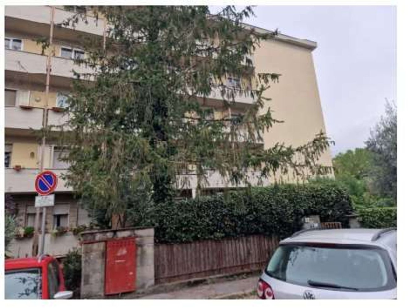 3 rooms Apartment in Florence, Italy No. 190749