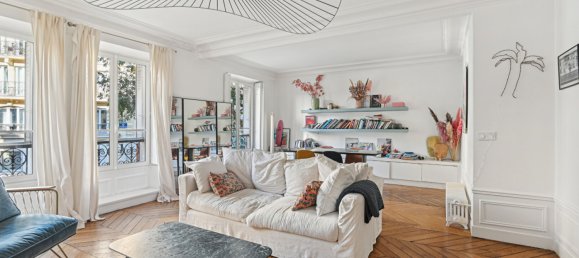 2 bedrooms Apartment in Paris, France No. 108219 2