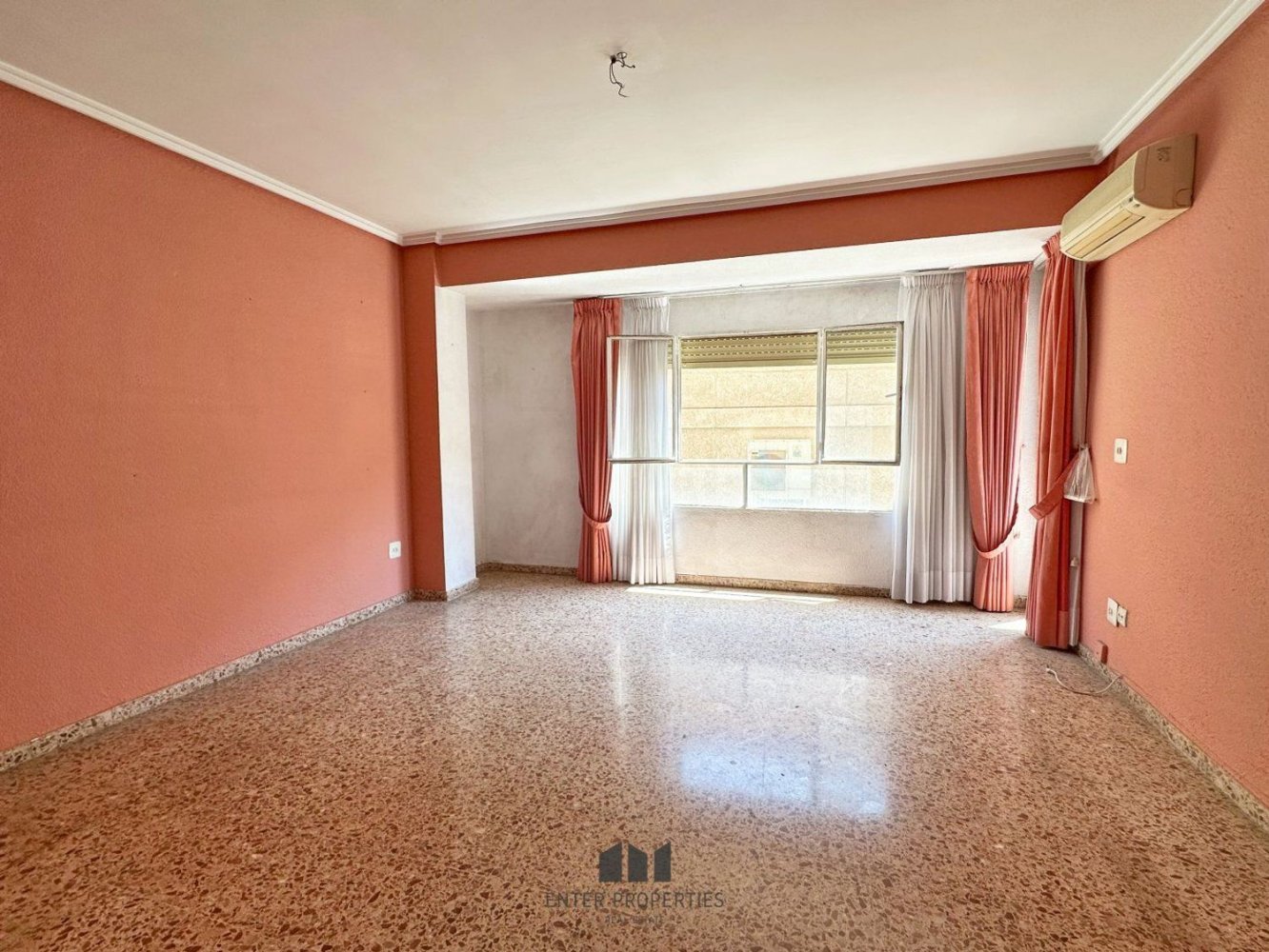 4 Schlafzimmer Wohnung in Mislata, Spain, Nr. 173117