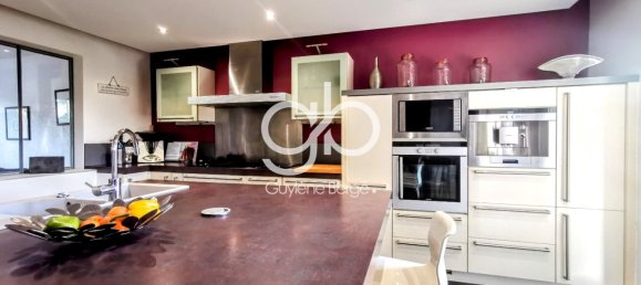 5 bedrooms Villa in Saint-Bres, France No. 294456 13