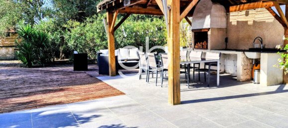 5 bedrooms Villa in Saint-Bres, France No. 294456 2