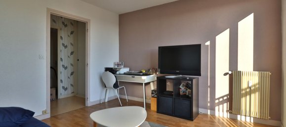 Estudio en Troyes, France No. 218605 16