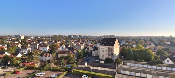 Estudio en Troyes, France No. 218605 14