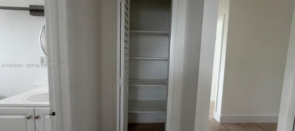 4 chambres villa à louer à Miami, Miami-Dade, Florida, USA № 614464 17