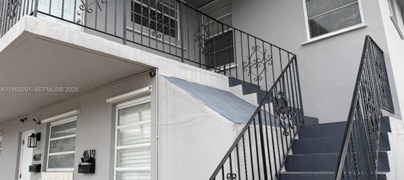 4 chambres villa à louer à Miami, Miami-Dade, Florida, USA № 614464 3