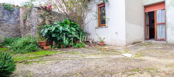 Квартира с 2 комнатами в Флоринас, Италия № 127092 14