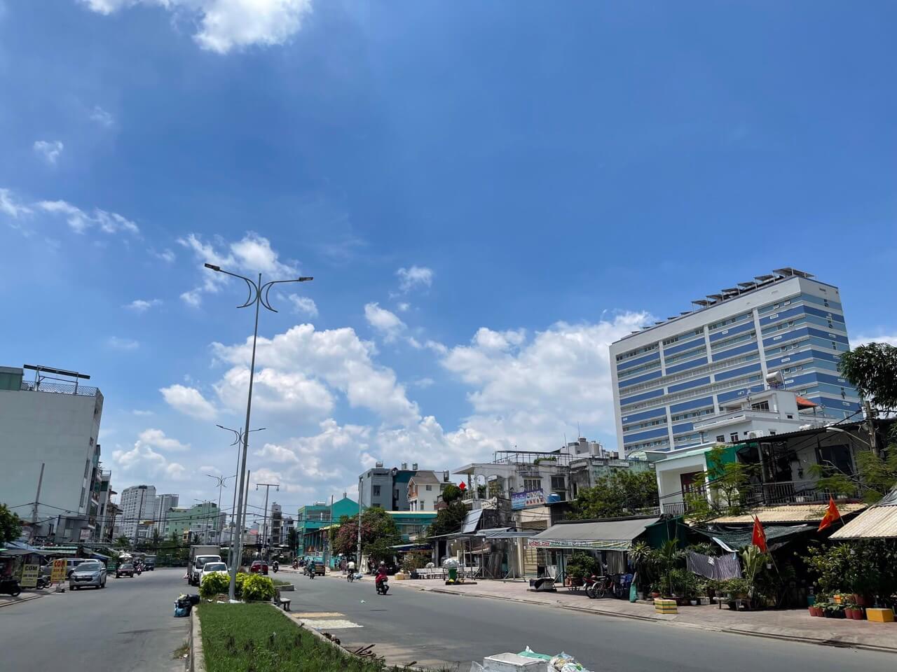 600m² House in District 7, Vietnam No. 12988