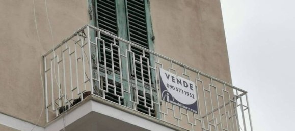 4-salle Appartement à Messina, Italy No. 70343 3