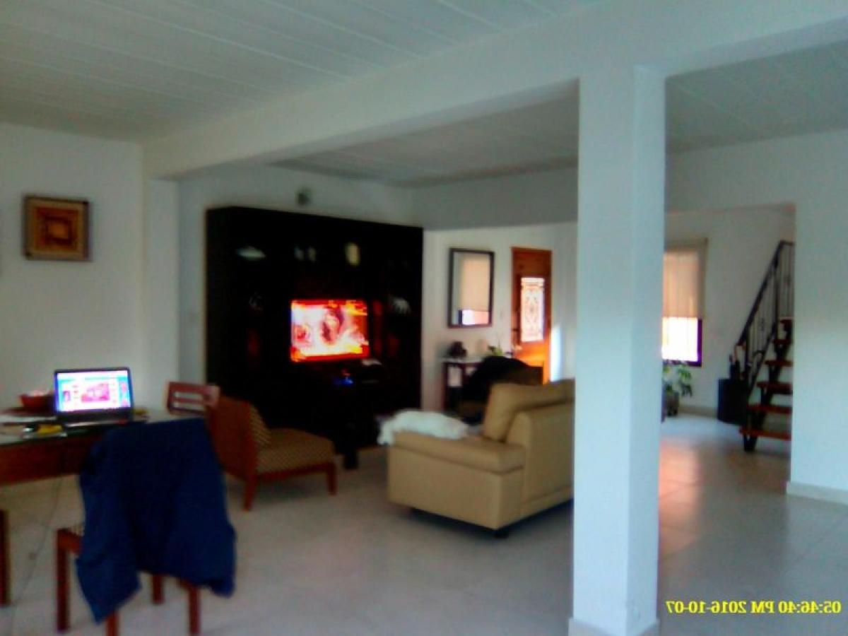 2 bedrooms House in Esteban Echeverria, Argentina No. 62521