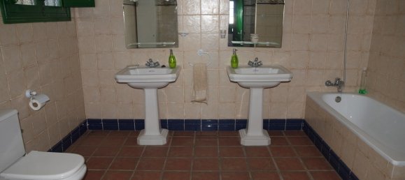 10 bedrooms House in Almayate Bajo, Spain No. 58822 2