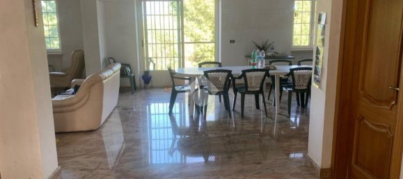 Вилла с 6 комнатами в Казалвиери, Италия № 155934 10