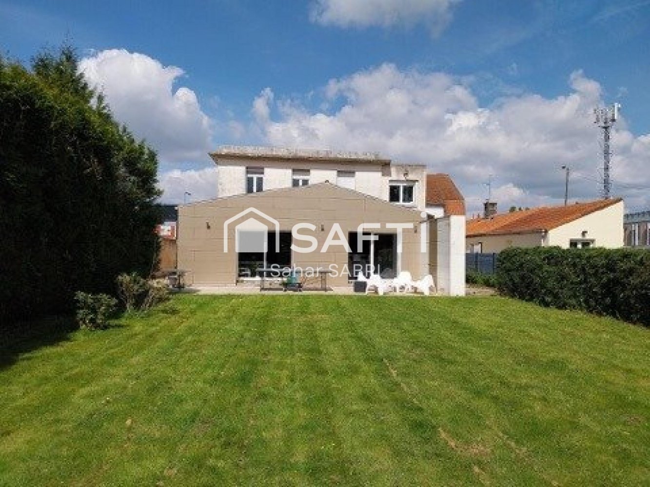 5 Schlafzimmer Haus in Douvrin, France, Nr. 210855