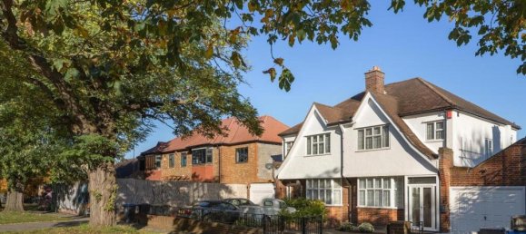 3 bedrooms House in London, United Kingdom No. 3559 16