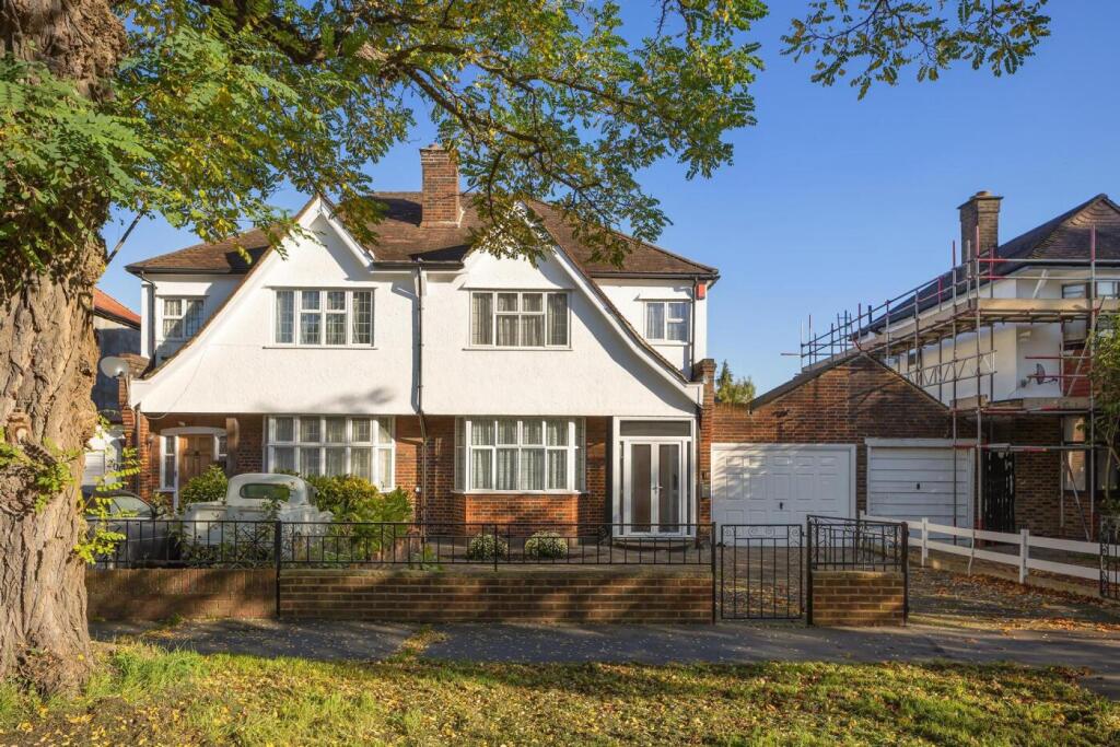 3 bedrooms House in London, United Kingdom No. 3559