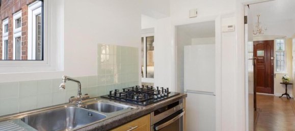 3 bedrooms House in London, United Kingdom No. 3559 13