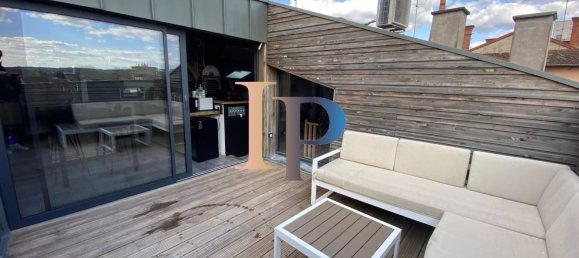 Квартира с 3 спальнями в Роанн, Франция № 246766 6