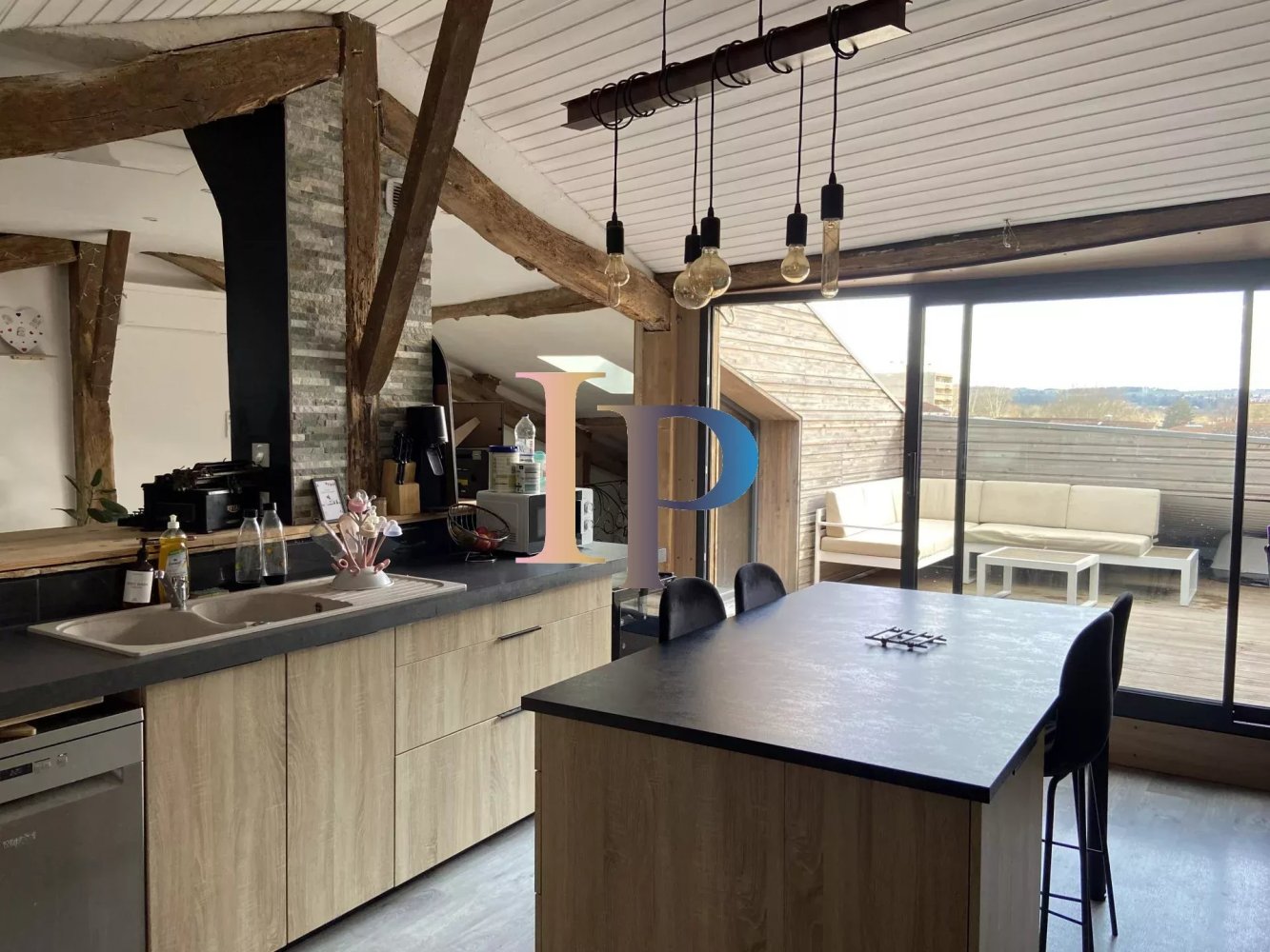 Квартира с 3 спальнями в Роанн, Франция № 246766