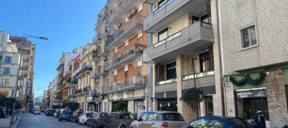 Apartamento de 1 dormitorio en Bari, Italy No. 103941 3