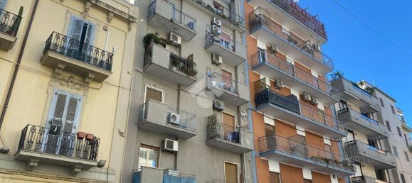 Apartamento de 1 dormitorio en Bari, Italy No. 103941 2