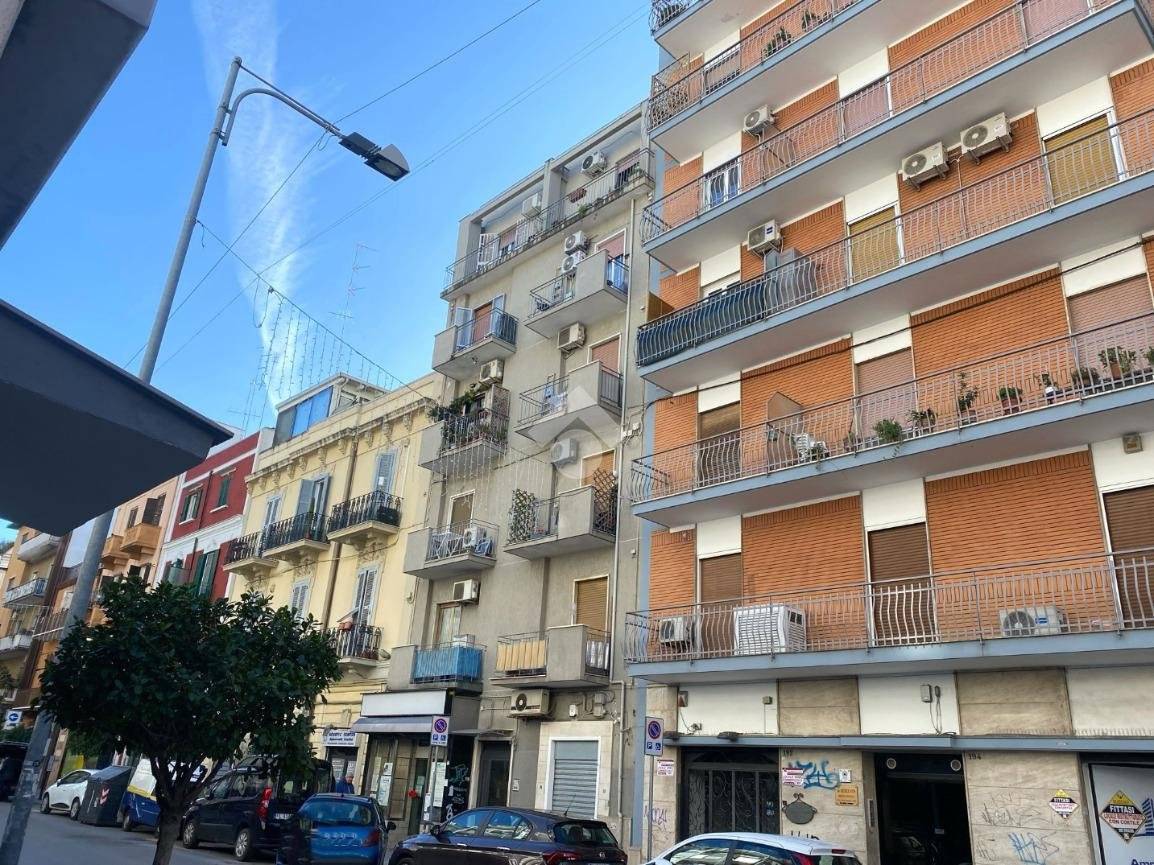 Apartamento de 1 dormitorio en Bari, Italy No. 103941