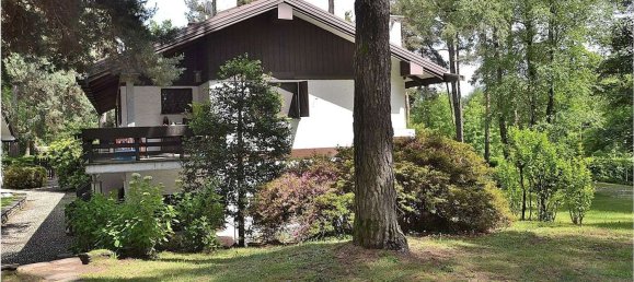 4 rooms Apartment in Taino, Italy No. 237024 3