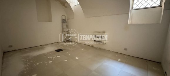 250m² Warehouse in Naples, Italy No. 266987 5