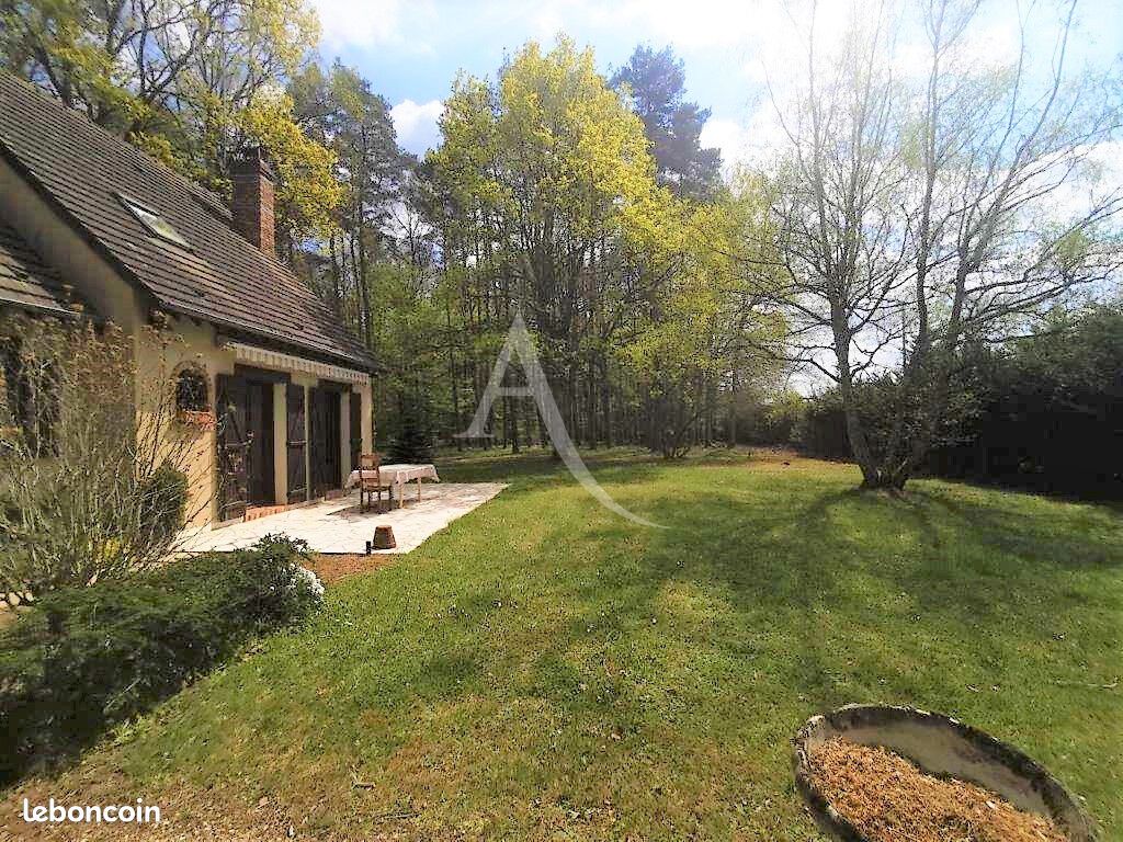 Casa de 4 dormitorios en Nesploy, France No. 77681