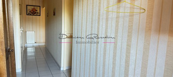 3 bedrooms House in Saint-Symphorien-de-Lay, France No. 308780 4