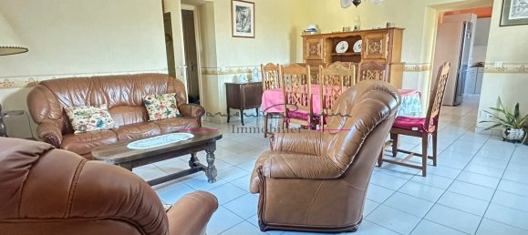 3 bedrooms House in Saint-Symphorien-de-Lay, France No. 308780 5