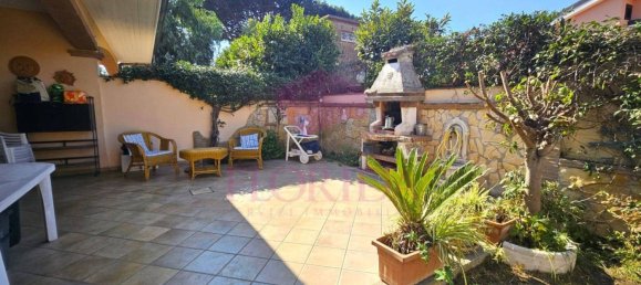 3 bedrooms House in Ardea, Italy No. 306524 3