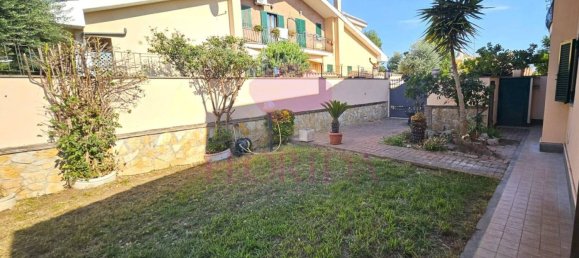 3 bedrooms House in Ardea, Italy No. 306524 2