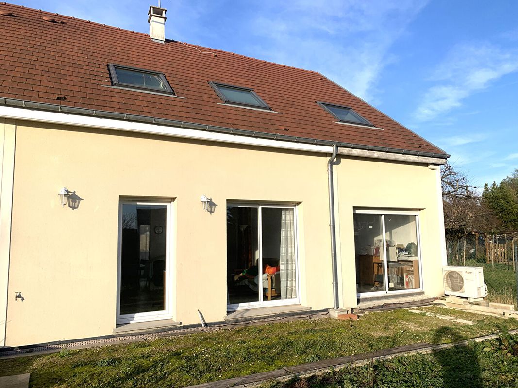 2 chambres Maison à Conflans-Sainte-Honorine, France No. 173268