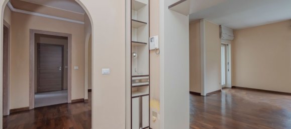4 rooms Apartment in Segrate, Italy No. 20928 6