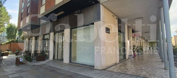 2 rooms Commercial property in Ravenna, Italy No. 324318 2