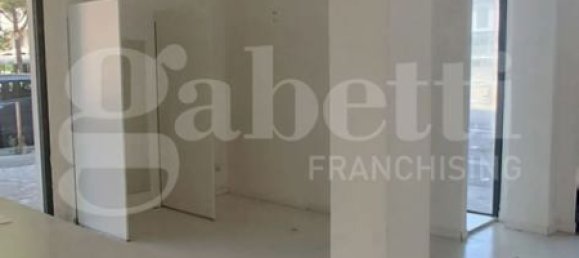 2 rooms Commercial property in Ravenna, Italy No. 324318 12