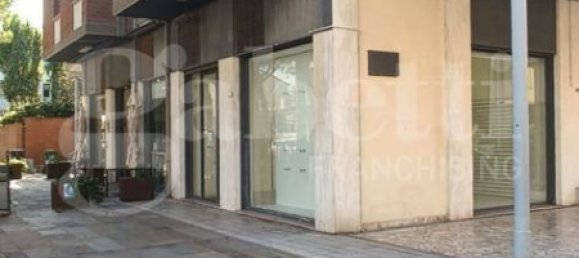 2 rooms Commercial property in Ravenna, Italy No. 324318 4